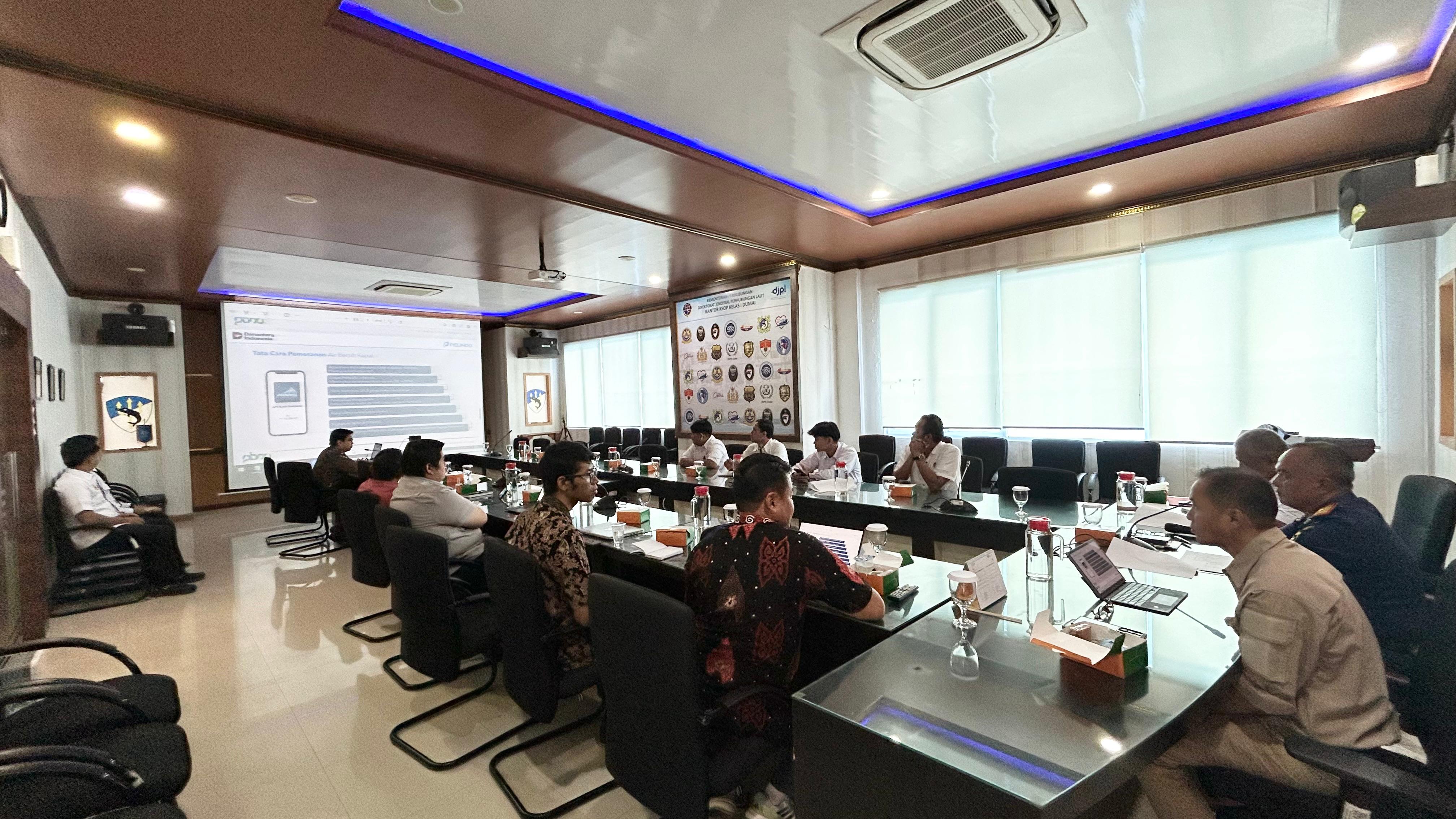 Kantor KSOP Kelas I Dumai menerima kedatangan PT Pelindo (Persero) Regional 1 Cabang Dumai dan PT Patimban Banyu Nagara Utama yang melaporkan penambahan fasilitas Pelabuhan terkait suplai air bersih di dermaga